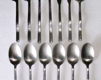 Hampton Silversmiths HSV12 Stainless Flatware Wavy Handle Dinner Knife Fork Soup Spoon Sugar Butter