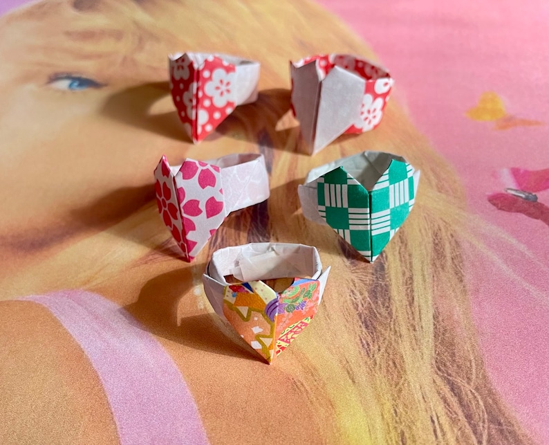 Taylor Swift Inspired Paper Heart Trading Rings Set of 5 patterned sturdy paper rings image 4