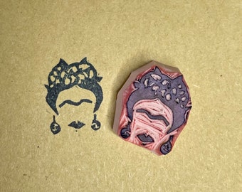 Pequeño sello de goma tallado a mano de Frida