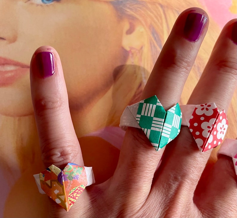 Taylor Swift Inspired Paper Heart Trading Rings Set of 5 patterned sturdy paper rings image 3