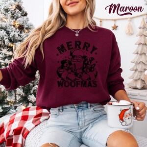 Sudadera navideña para mamá perruna: regalo de Feliz Navidad Maroon