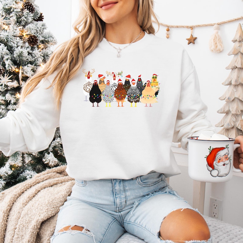 Sweat-shirt amusant avec des poulets de Noël : col rond Holiday Farm White