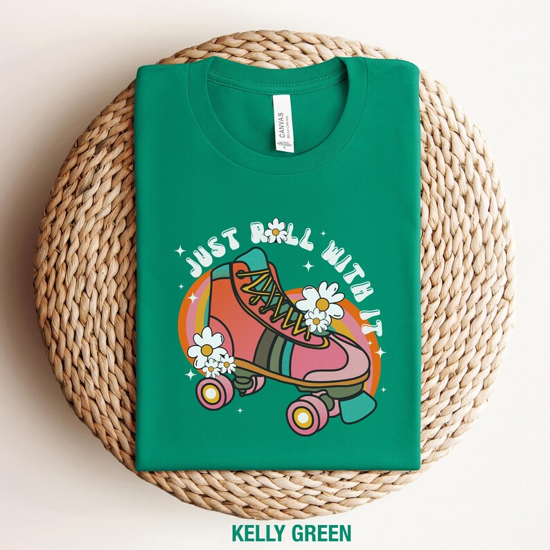 Retro Roller Skating T-Shirt: 70s Skate Party Tee for Women Kelly Green