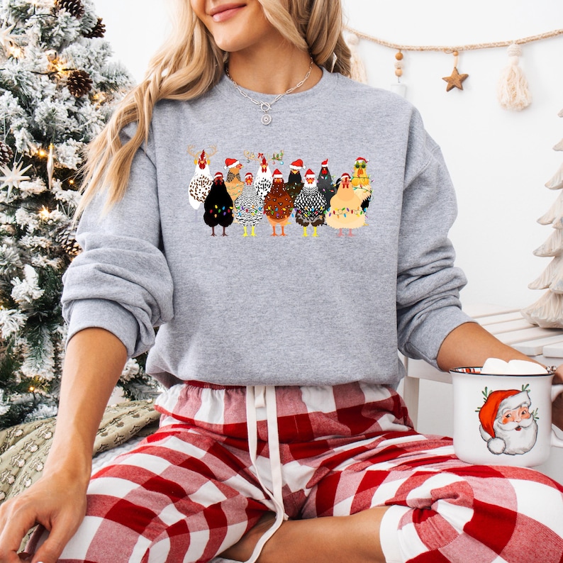 Sweat-shirt amusant avec des poulets de Noël : col rond Holiday Farm Athletic Heather