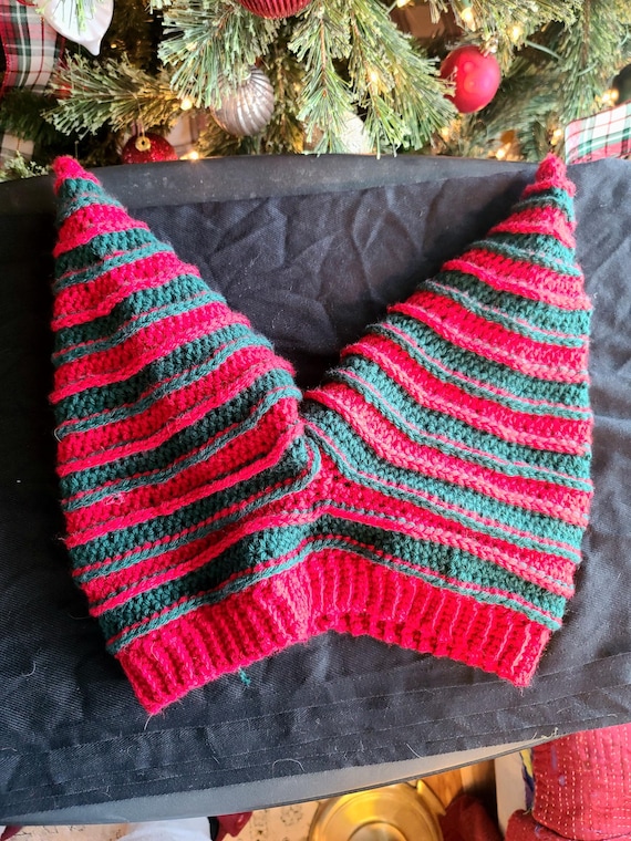 Crochet Red and Green Jester Hat Adult Small - Etsy display picture 3