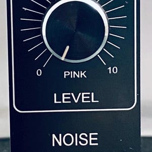 Euro Rack  6HP White and Pink noise generator with level control and output for each colour