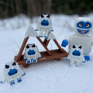 Flexi Yeti with optional Daddy Yeti and mountain shelf, articulating fidget