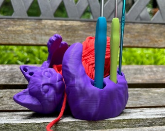 3d Printed Cat Playing Yarn Bowl with Tool Holder, Cat Yarn Bowl for Knitting & Crochet, Cute Cat Theme Organizer, Perfect Gift for Knitters