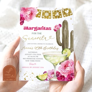 Felroze Mexicaanse meisje verjaardagsuitnodiging, fiesta goud roze margarita's verjaardag, bloemen fiesta Mexicaanse senorita cactus verjaardagsuitnodiging C40