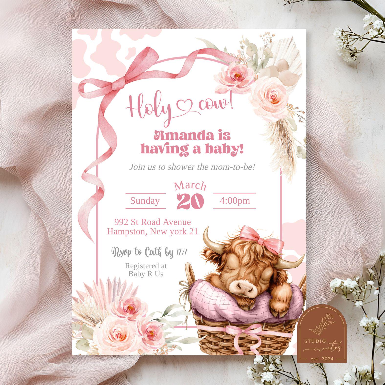 Różowa kokardka Highland Cow Baby Shower Invitation, Have You Heard The Moos Baby Girl Invite, Boho Floral Little Holy Cow Baby Shower Invite C47