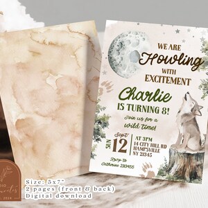 K&ouml;nnte beinhalten: Eine Geburtstagseinladung im Wald-Thema mit Aquarellhintergrund. Die Einladung zeigt einen grauen Wolf, der zum Mond heult, umgeben von gr&uuml;nen B&auml;umen und Sternen. Der Text lautet "We are Howling with Excitement Charlie is turning 8!" und enth&auml;lt Details zur Party, wie Datum, Uhrzeit und Ort.
