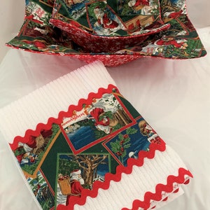 CLEARANCE Bowl Cozy Set of 2 Microwave Hot Pad Fabric Bowl Soup Cozy Santa Claus Christmas Fabrics Great For Hot Or Cold Food