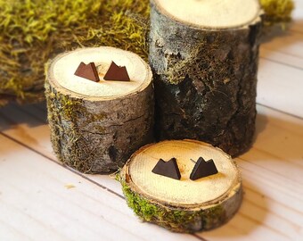 Pendientes de cuero con forma de montaña, hechos a mano, regalo para ella, joyería minimalista, regalo único, joyería minimalista para amantes de la naturaleza y el aire libre.