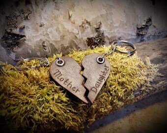 Llavero de corazón de cuero hecho a mano, pirograbado personalizado en varios colores, regalo para regalar en todas las ocasiones.