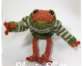 Hand knit  miniature Frog