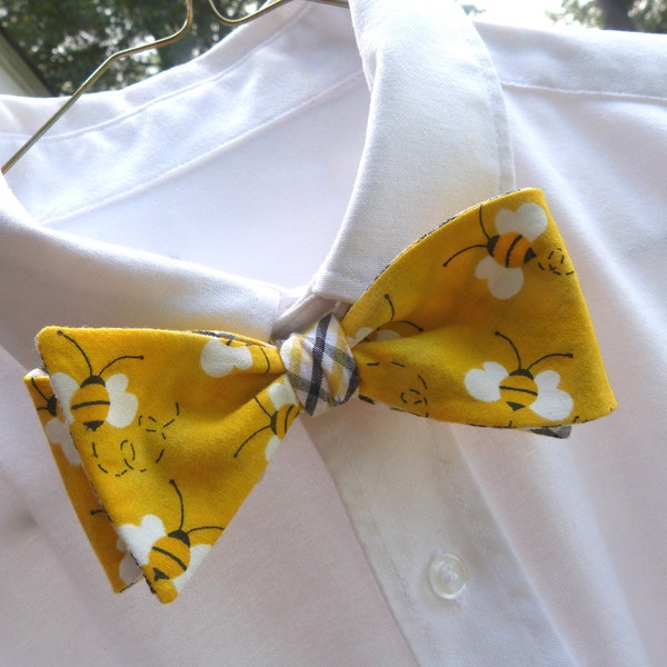 Yellow Jackets Bow Tie Mens Bow Tie