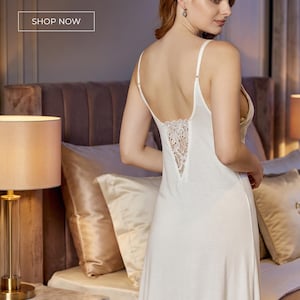 Cotton Nightwear Set: Lace Gown, Camisole & Pajamas afbeelding 1