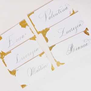 Marque-places de mariage à la feuille d'or, marque-places de calligraphie, marque-place manuscrit, mariage élégant, classique, luxe