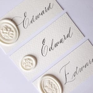 Marque-places de mariage avec cachet de cire blanche, marque-places de calligraphie, marque-place manuscrit, mariage classique élégant