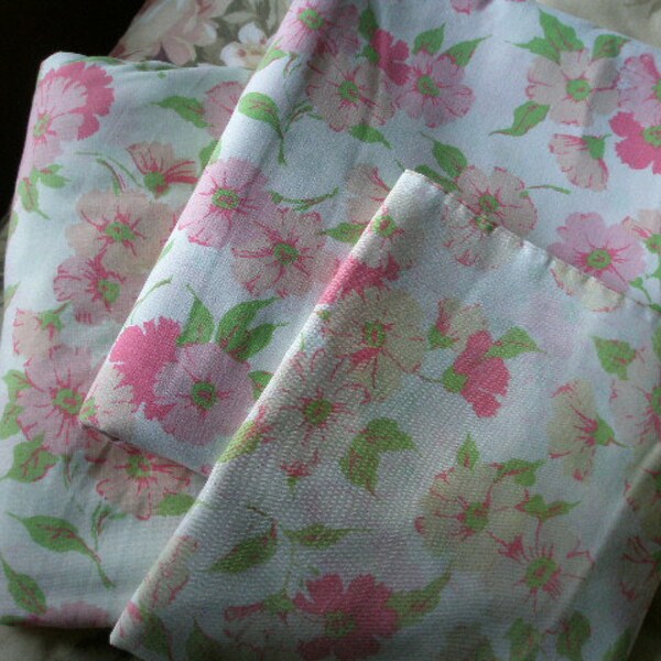 Vintage Pink Floral Double Sheet Set or Vintage Fabric Use