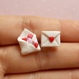 Liebesbrief Ohrringe, Valentinstag Ohrringe, Ohrstecker, Geschenk für sie, Be my Valentine Gift, Herz Ohrringe