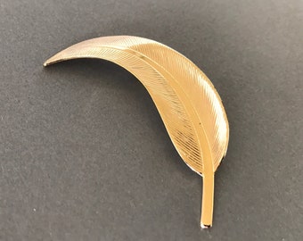 Gold Tone Leaf Brooch