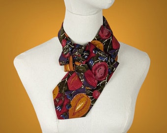 Women's Green And Red Fig Print Ascot Scarf.