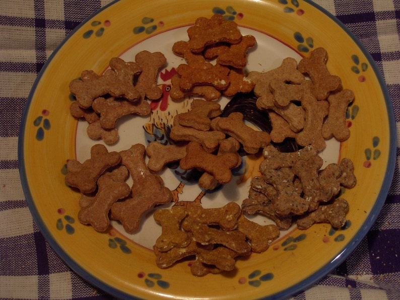 Holiday Tin of Dog Treat Mini Bones image 2