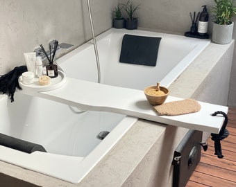 Tavola da bagno dal vivo, caddy da bagno bianco, vassoio da bagno in legno, organizzatore vasca da bagno, mensola da bagno, accessori da bagno, arredamento bagno bianco, bagno moderno