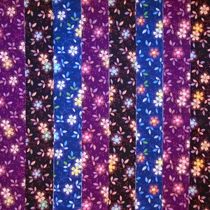 SCATTERED FLOWERS 12 Jelly Roll Strips ~ 100% Cotton ~ Quilt Fabric  #427E