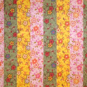 SCATTERED FLOWERS 12 Jelly Roll Strips ~ 100% Cotton ~ Quilt Fabric  #428G