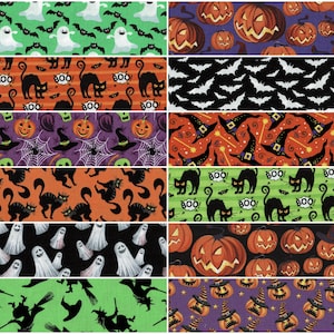 Puede incluir: Una colección de diez tiras de tela con temática de Halloween. Las tiras presentan varios patrones, incluidos fantasmas, murciélagos, calabazas, sombreros de bruja y gatos negros. Los patrones son de varios colores, incluidos naranja, verde, morado, negro y blanco.