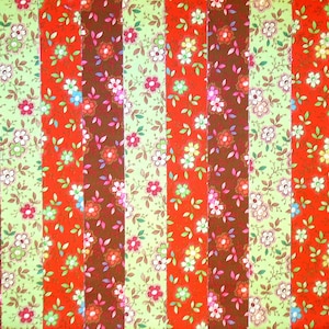 SCATTERED FLOWERS 12 Jelly Roll Strips ~ 100% Cotton ~ Quilt Fabric  #425A