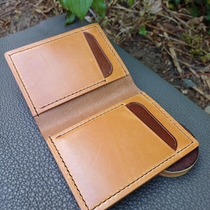 Cartera de bolsillo trasero "Otto" hecha a mano con cuero italiano de primera calidad de curtido vegetal (OT06)