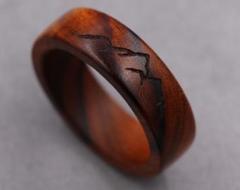 Anillo de madera de hierro del desierto con cordillera: Anillo de madera grabado a medida, banda