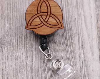 Nudo de la Trinidad, símbolo irlandés y celta, Santísima Trinidad, Día de San Patricio, festividad: Porta credenciales de madera con forma personalizada