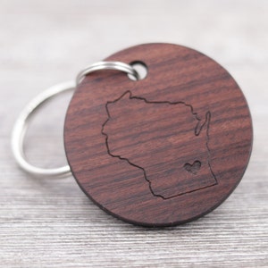 Porte-clé État, fierté d'État, porte-clé personnalisé en bois de rose, porte-clé en bois personnalisé, cadeau agent immobilier, cadeau de pendaison de crémaillère, porte-clé carte