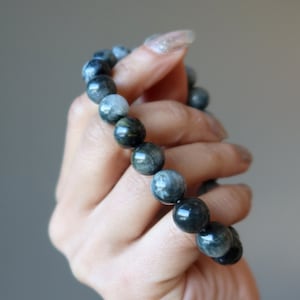 Cats Eye Quartz Bracelet, Gray Visionary Gemstone