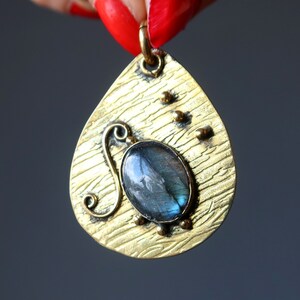 Labradorite Pendant Rainbow Beauty Gold Leaf Ripple Gem