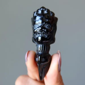 Ritual de protección con varita de obsidiana negra Phurba