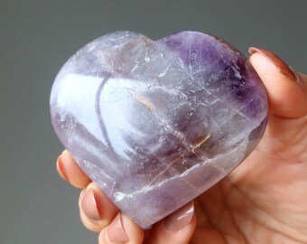 Corazón de amatista, sentimientos profundos, amor espiritual, cristal púrpura