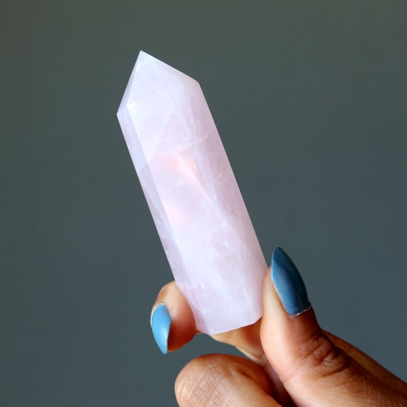 ローズクォーツタワーワンド 真実の愛への指し示す ピンククリスタル