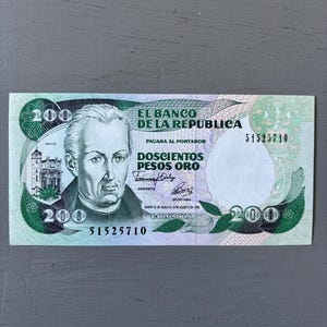 Vintage 1992 Colombia 200 Pesos Oro Banknote, UNC Uncirculated, Green Jose Mutis Botanical Art, Rare South American Currency | UV Verified