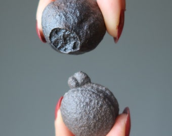 Par de bolas de piedra chamánicas a tono Moqui Marble