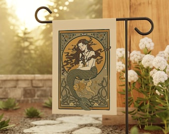 Perle Jugendstil Meerjungfrau Garten Fahne | Original handgezeichnete Illustration | Zwei Größen | Skurrile Wandkunst Flagge