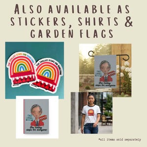 Pu&ograve; includere: Immagine con adesivi, magliette e bandiere da giardino. Gli adesivi e la maglietta presentano un design a tram arcobaleno con la scritta "The trolley stops for everyone". Anche la bandiera da giardino e il taccuino presentano il design.