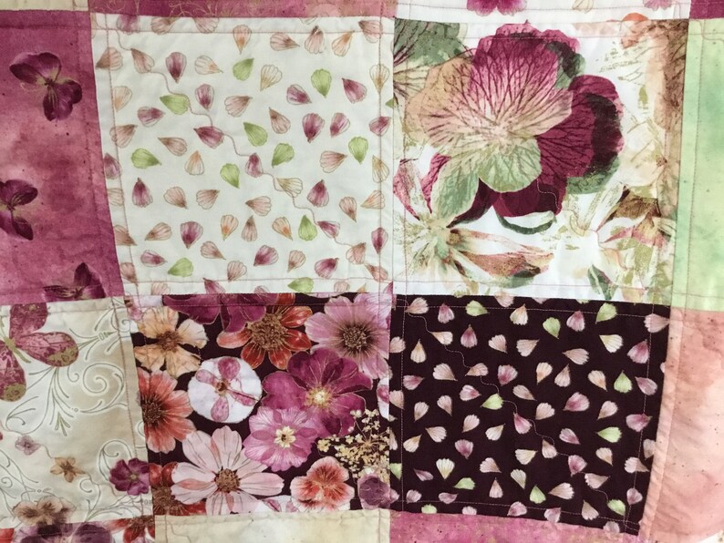 Patchwork Quilt Cottage Floral Quilt Bedroom Decor Floral Cottage Quilt Quilt Cottage Quilt Throw Quilt Women/'s Quilt Lap Quilt