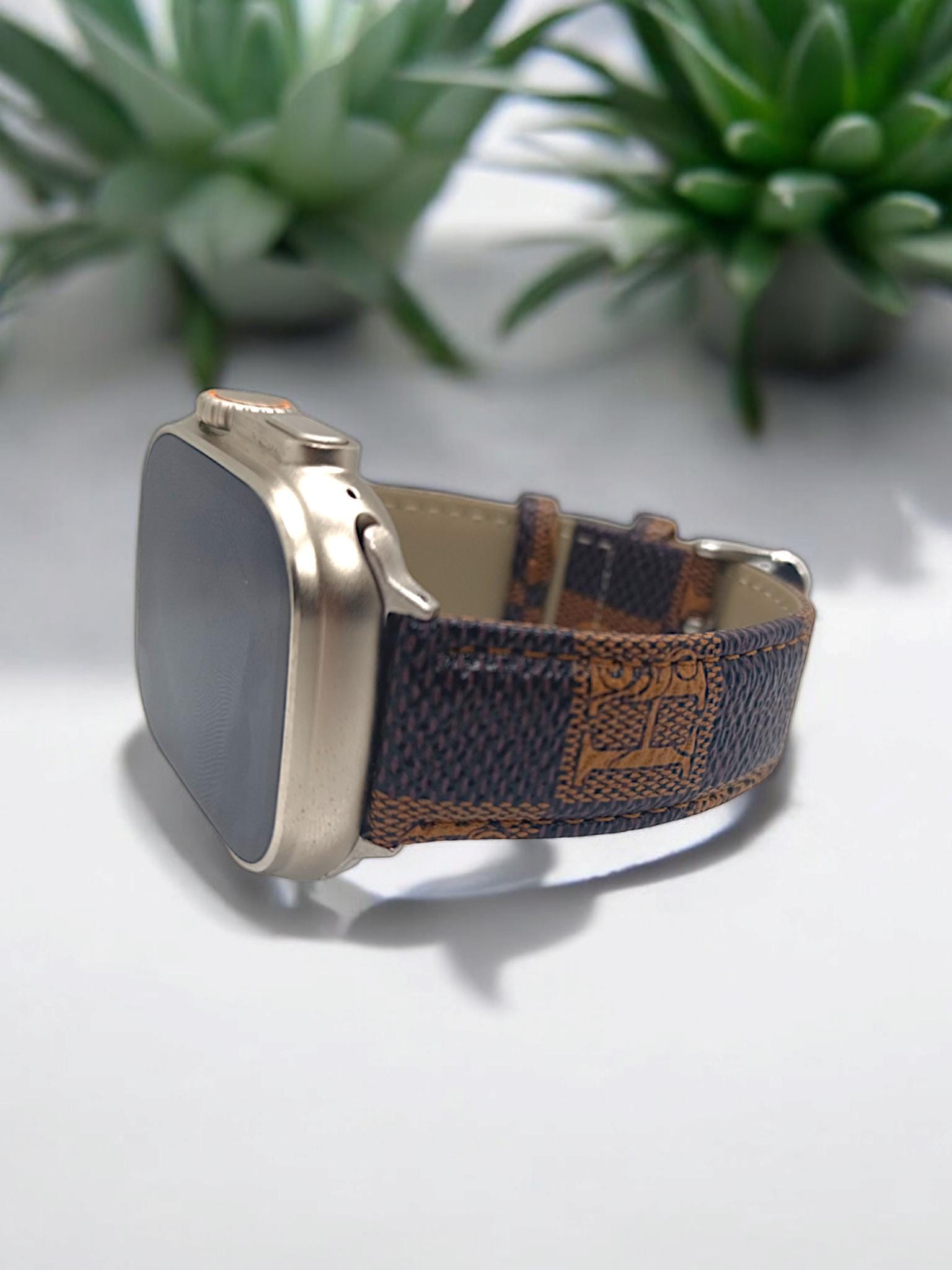 Fitbit versa louis vuitton band hotsell