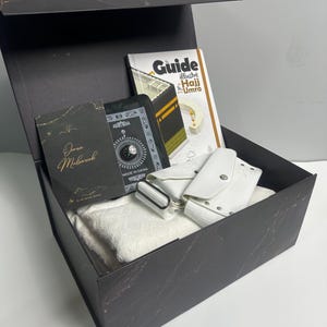 Hajj en Umrah Gift Box - Ihram, riem, praktische gids, compacte gebedsmat met kompas, gepersonaliseerde moslim-islamboodschap
