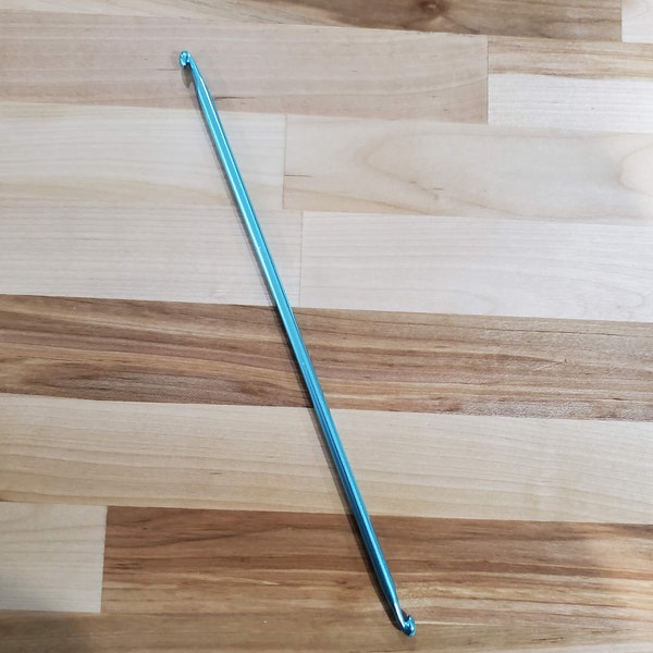 Double-ended Tunisian Crochet hook J/K